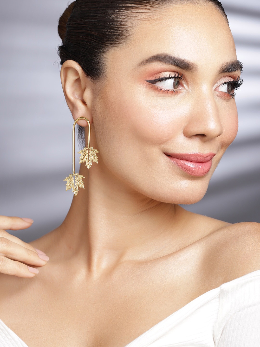 

Rubans 18 KT Gold-Plated Brass Leaf Shaped Drop Earrings