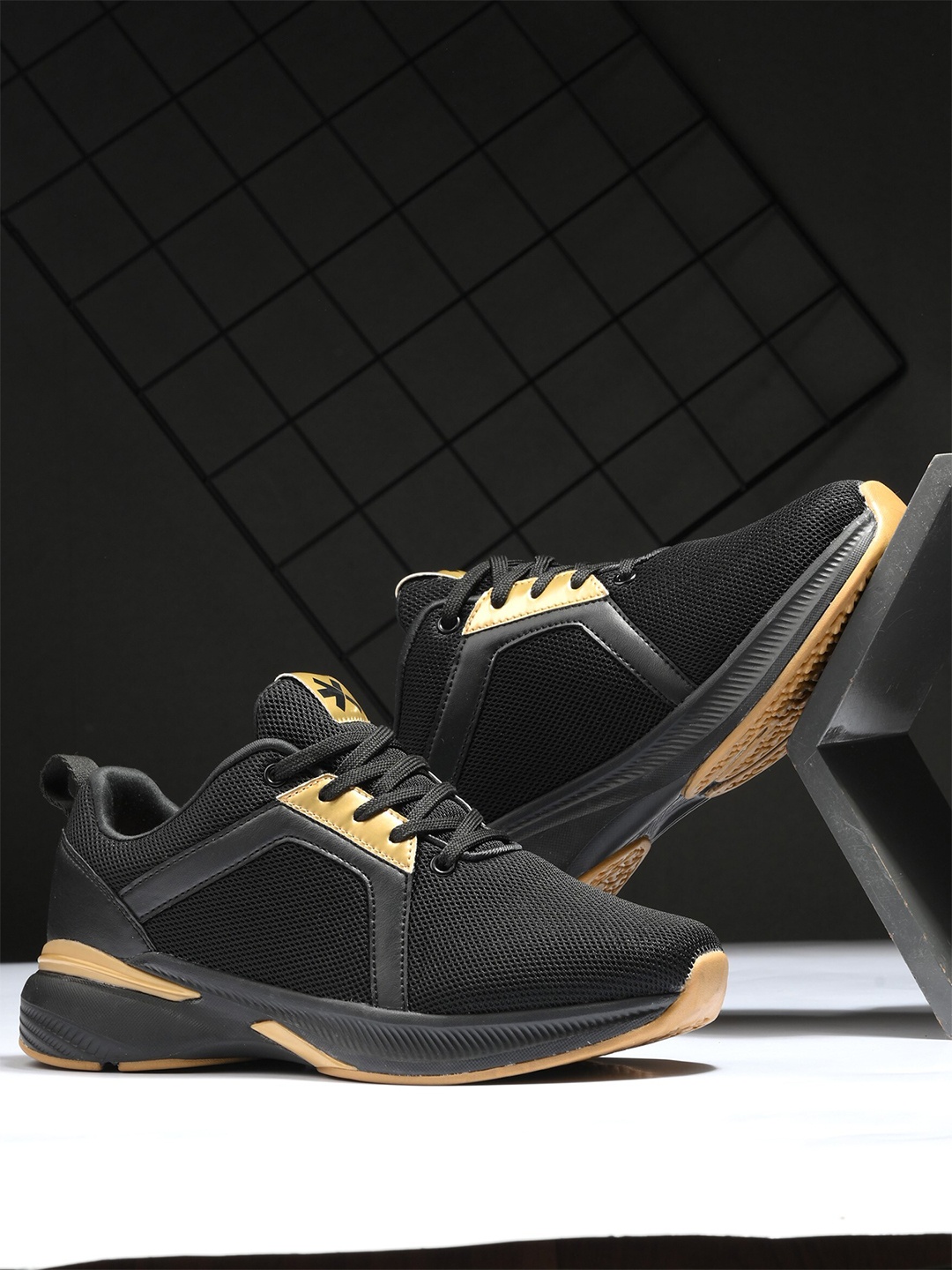

HRX by Hrithik Roshan Women Black Lace Up Mesh Sports Shoes