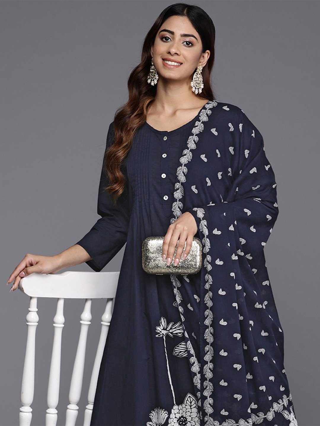 

Varanga Floral Printed Kurta with Trousers & Dupatta, Navy blue