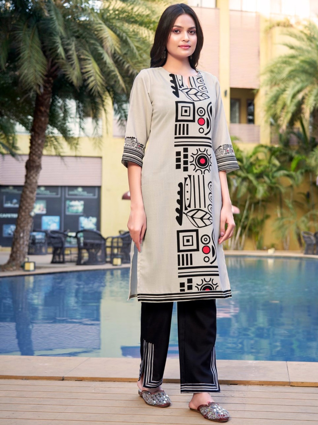 

HOUSE OF MIRA Abstract Printed Regular Straight Kurta With Pyjamas, Off white