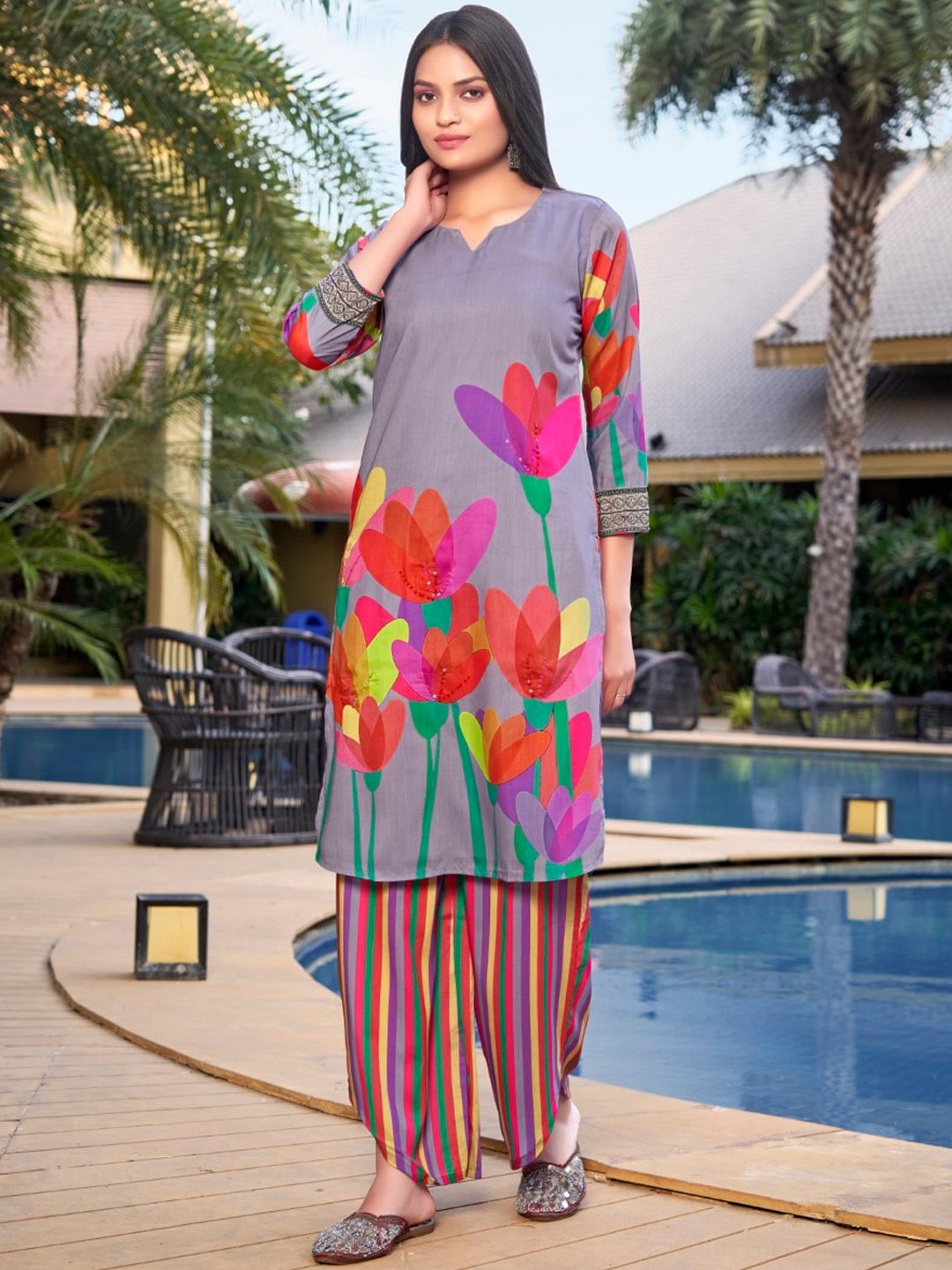 

HOUSE OF MIRA Floral Printed Regular Kurta with Pyjama, Lavender