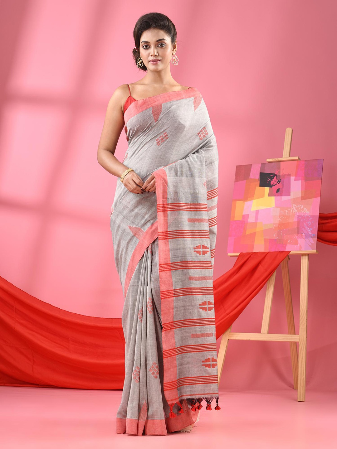 

Angoshobha Geometric Woven Design Pure Cotton Saree, Grey