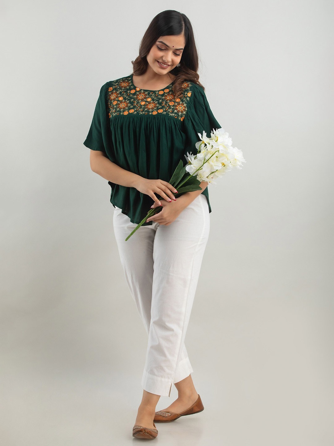 

BAIRAJ Geometric Embroidered Round Neck Kimono Sleeve A-Line Casual Top, Green