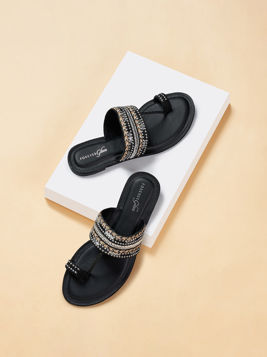 

Forever Glam by Pantaloons Embellished One Toe Flats, Black