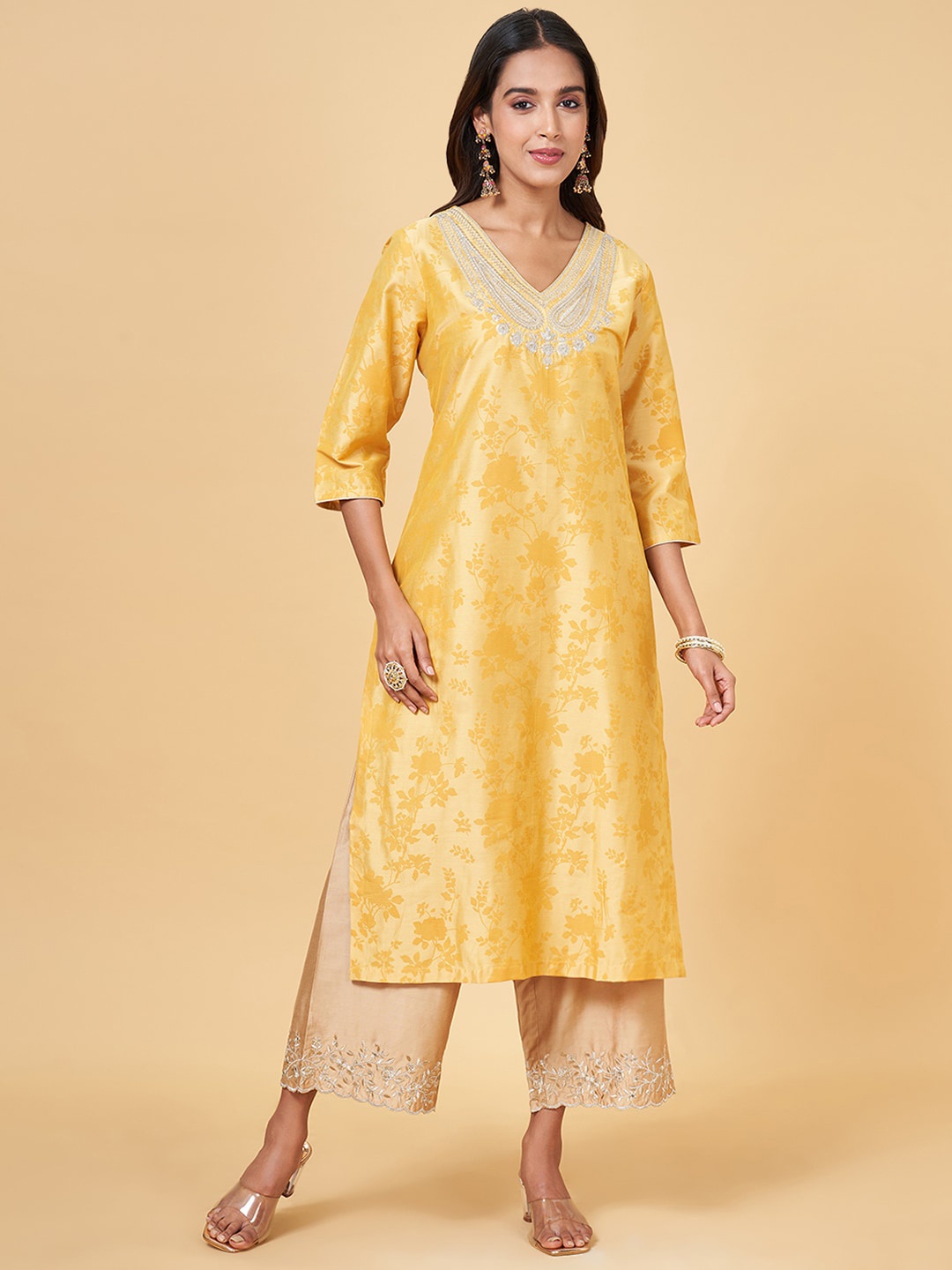 

RANGMANCH BY PANTALOONS Ethnic Motifs Embroidered V Neck Straight Kurta, Orange
