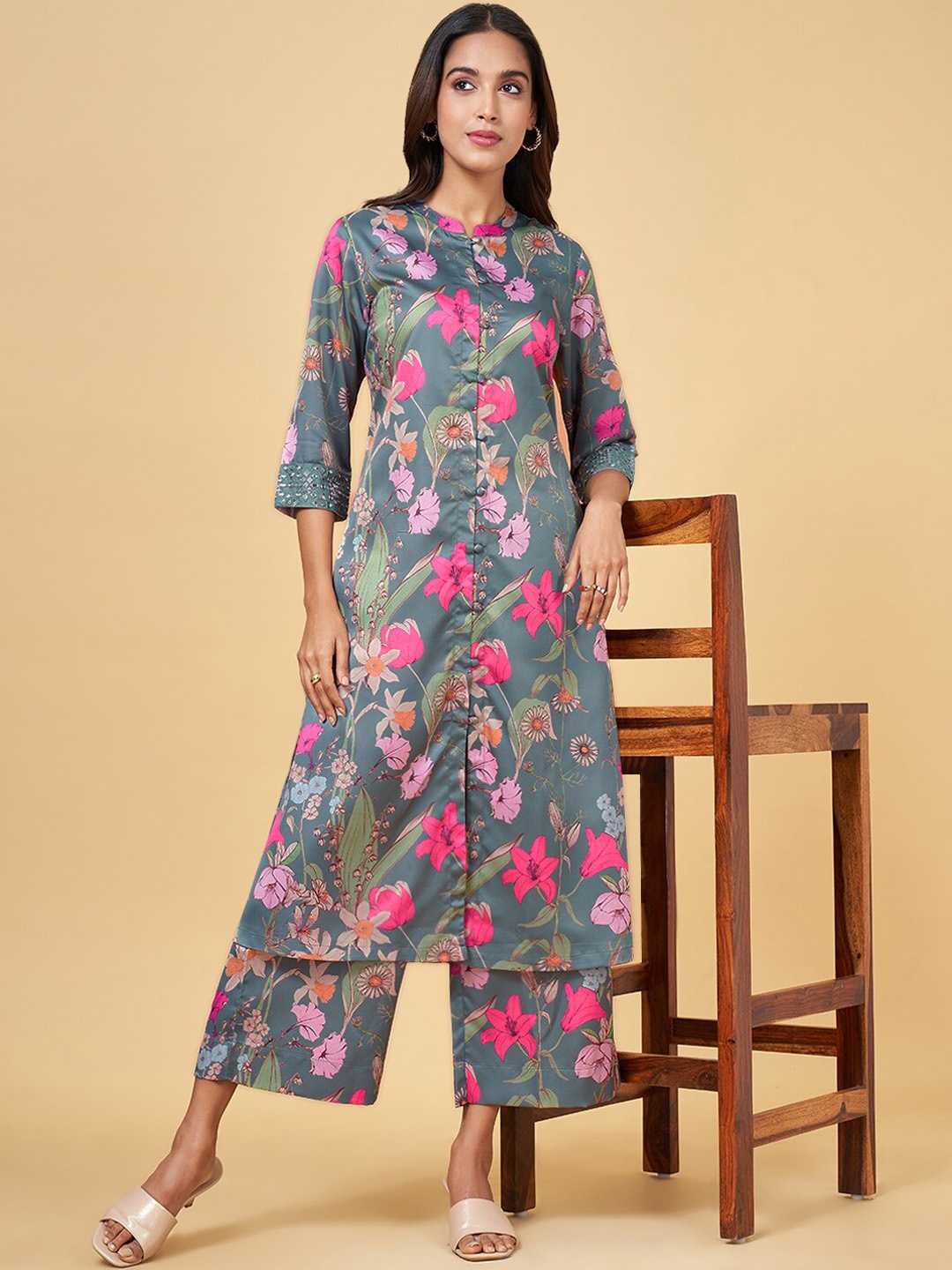 

RANGMANCH BY PANTALOONS Floral Printed Mandarin Collar Three-Quarter Sleeves Kurta Set, Grey