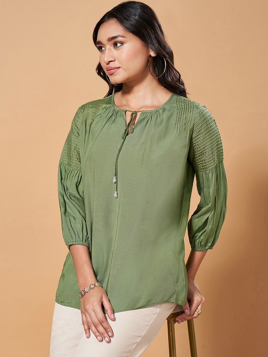 

Marigold Lane Tie-Up Neck Regular Top, Green