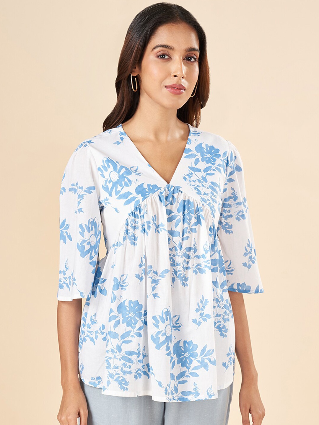 AKKRITI BY PANTALOONS Floral Printed V-Neck Cotton Crop Top, Off white