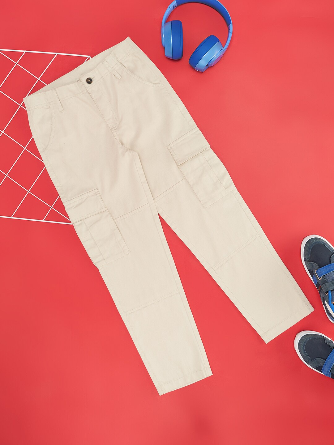 

YU by Pantaloons Boys Mid-Rise Cotton Cargo Trousers, Beige