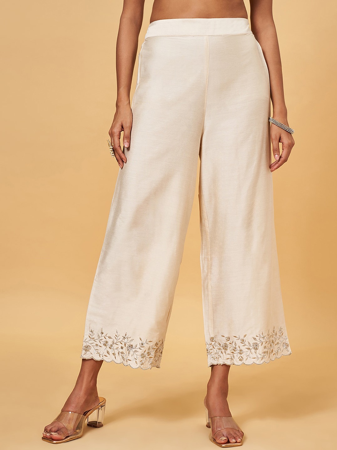 

RANGMANCH BY PANTALOONS Women Floral Embroidered Straight Fit Trousers, Off white