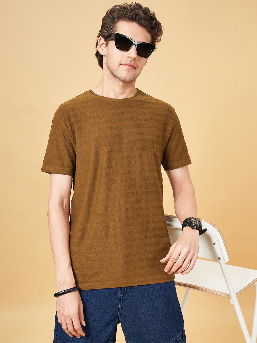 

People Brown Self Design Slim Fit Pure Cotton T-shirt