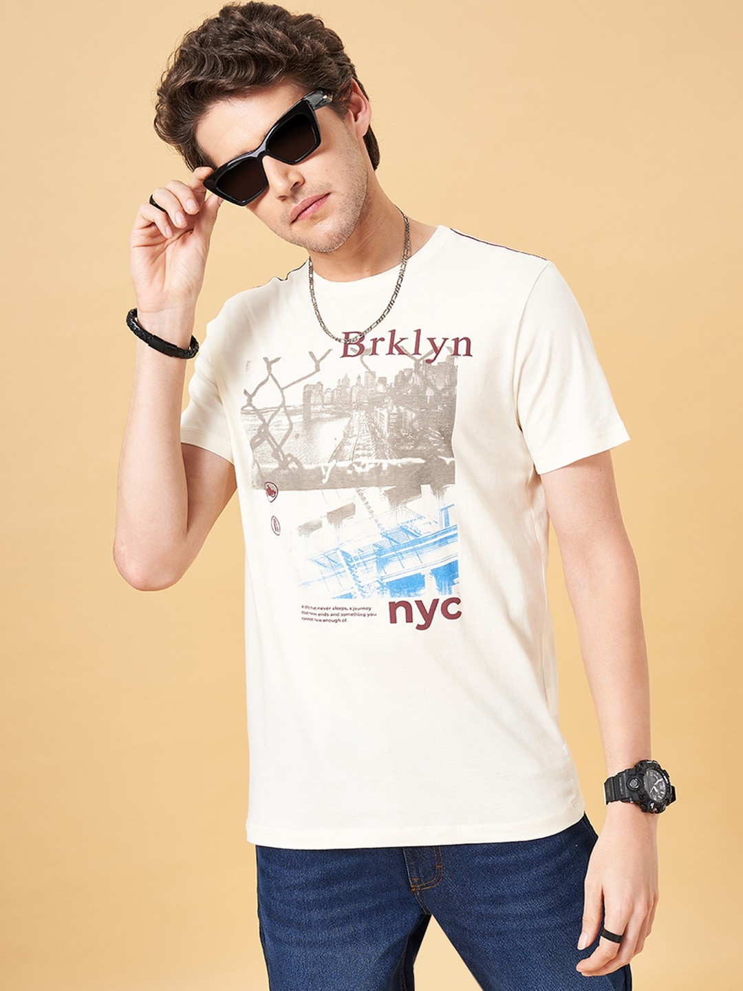 

SF JEANS by Pantaloons Graphic Printed Pure Cotton Slim Fit T-shirt, Off white