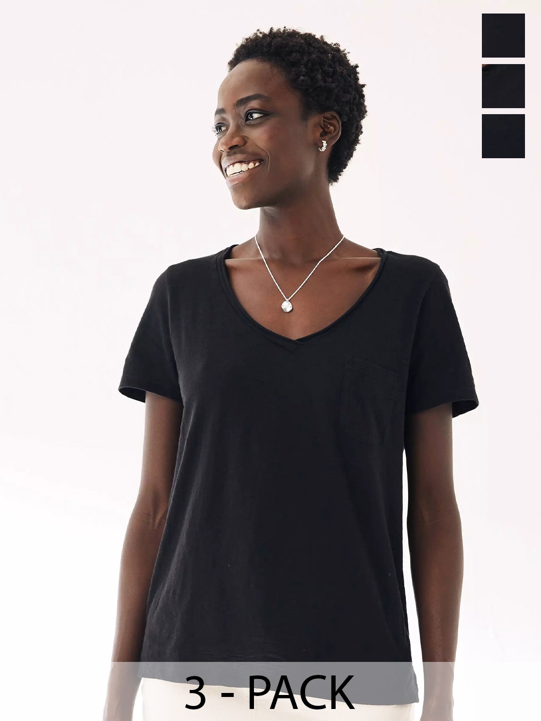 

COLOR CAPITAL Pack of 3 V-Neck T-shirts, Black