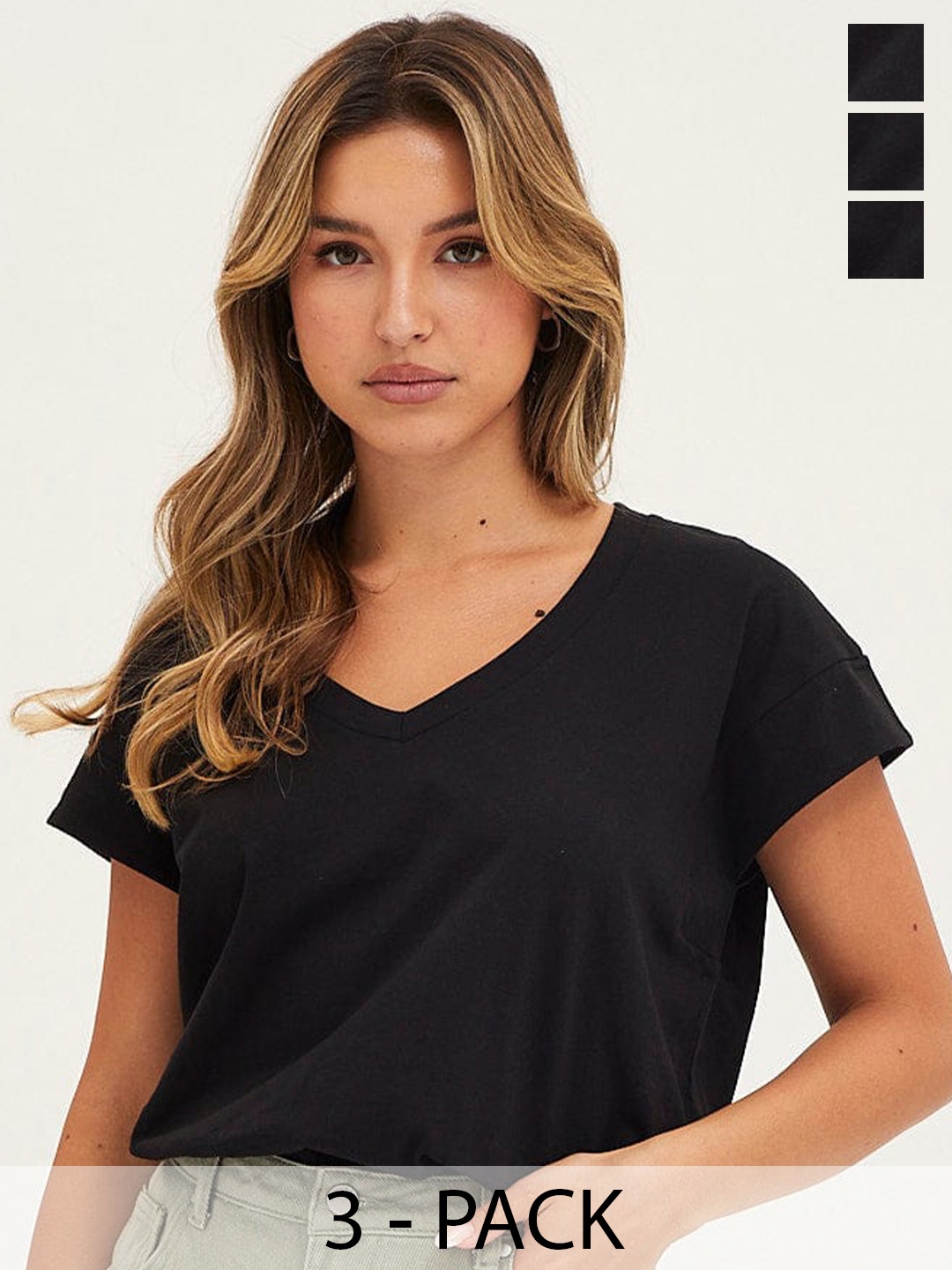 

COLOR CAPITAL Pack of 3 V-Neck Short Sleeved Tops, Black