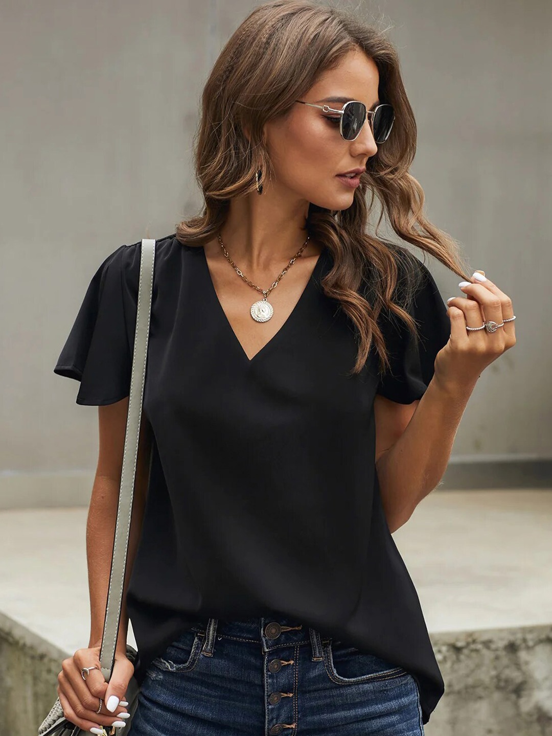 

COLOR CAPITAL V-Neck Top, Black