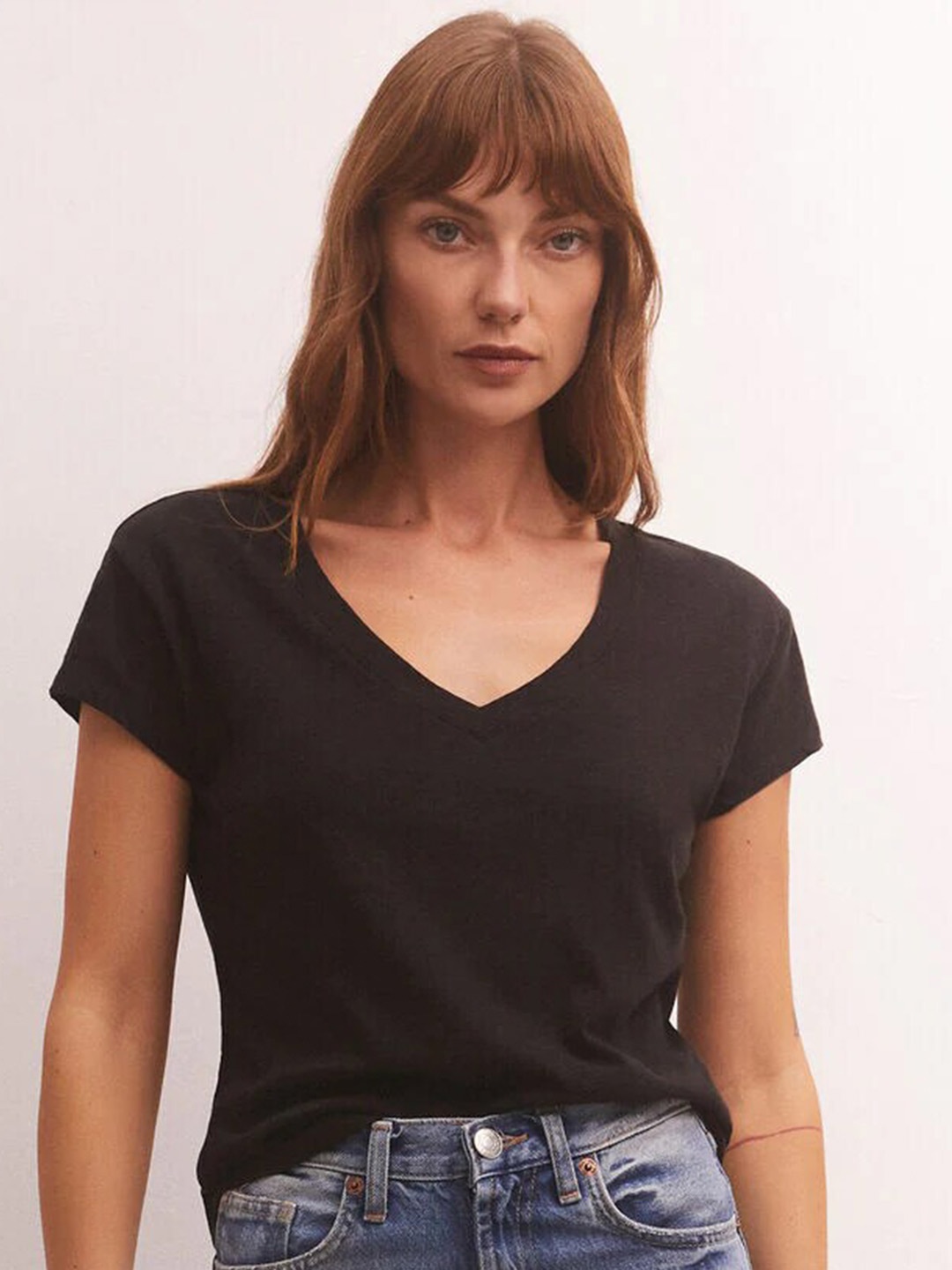 

COLOR CAPITAL V-Neck Short Sleeves Relaxed Fit T-shirt, Black