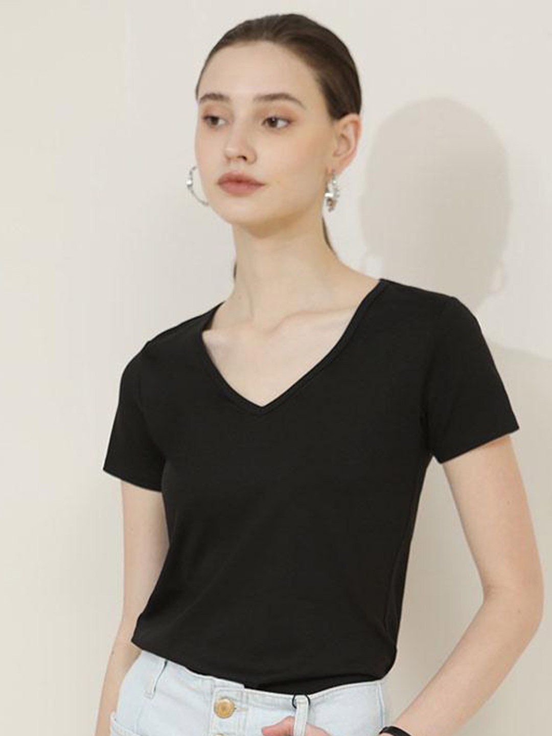 COLOR CAPITAL V-Neck Short Sleeves Top, Black