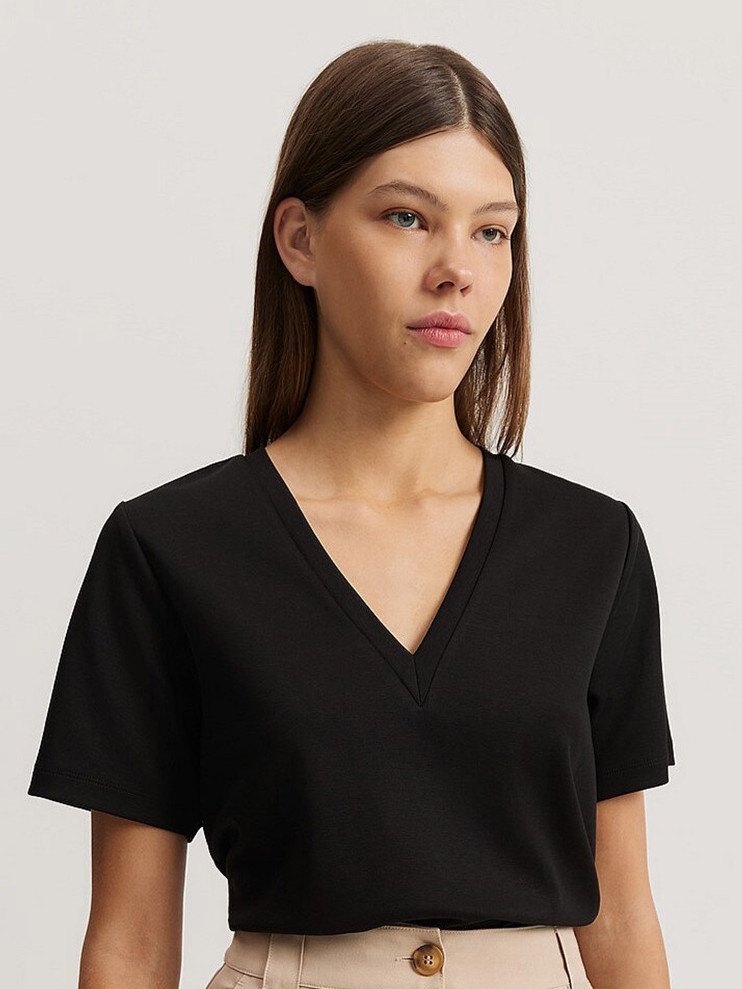 

COLOR CAPITAL Pack of 2 V-Neck Short Sleeves Top, Black