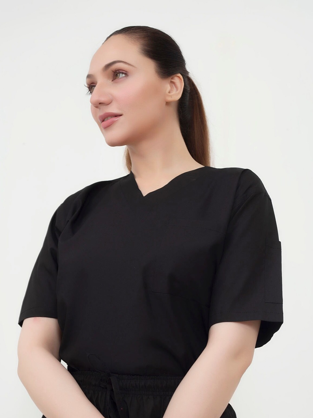 

COLOR CAPITAL V-Neck Short Sleeves Top, Black