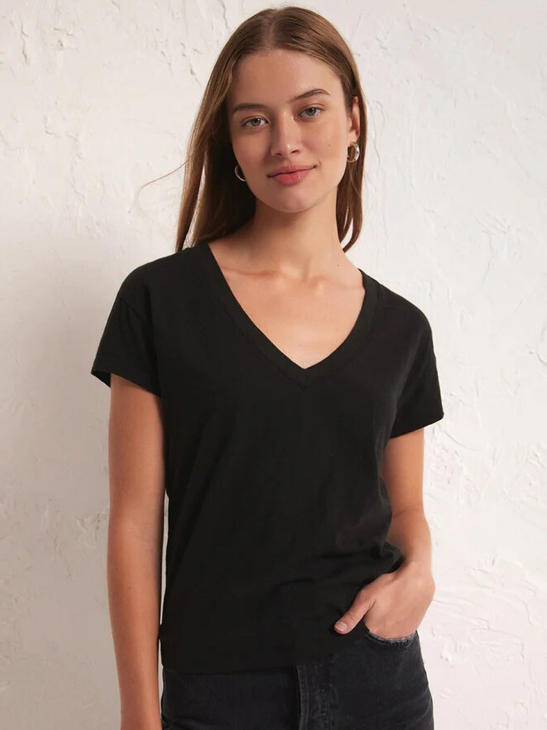 

COLOR CAPITAL V-Neck Short Sleeves Top, Black