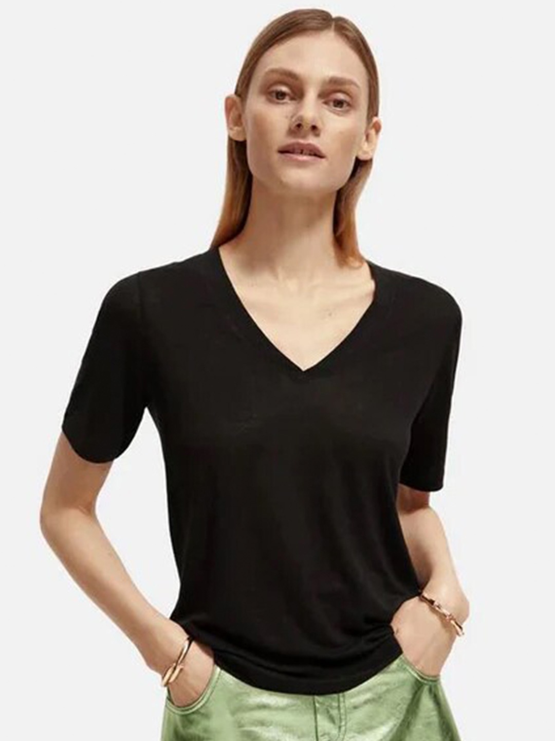 

COLOR CAPITAL V-Neck Short Sleeves Top, Black