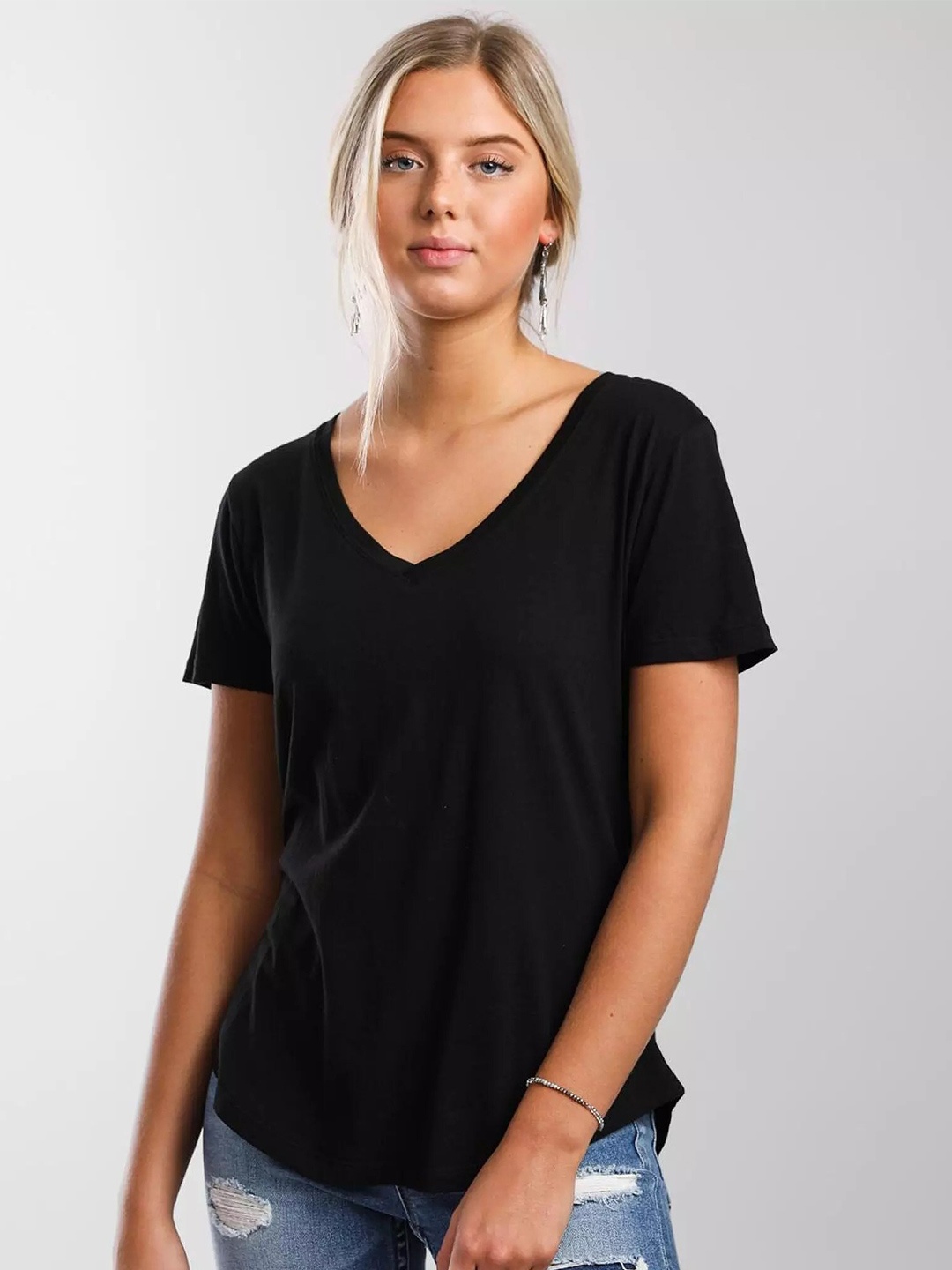 

COLOR CAPITAL V-Neck Relaxed Fit T-shirt, Black