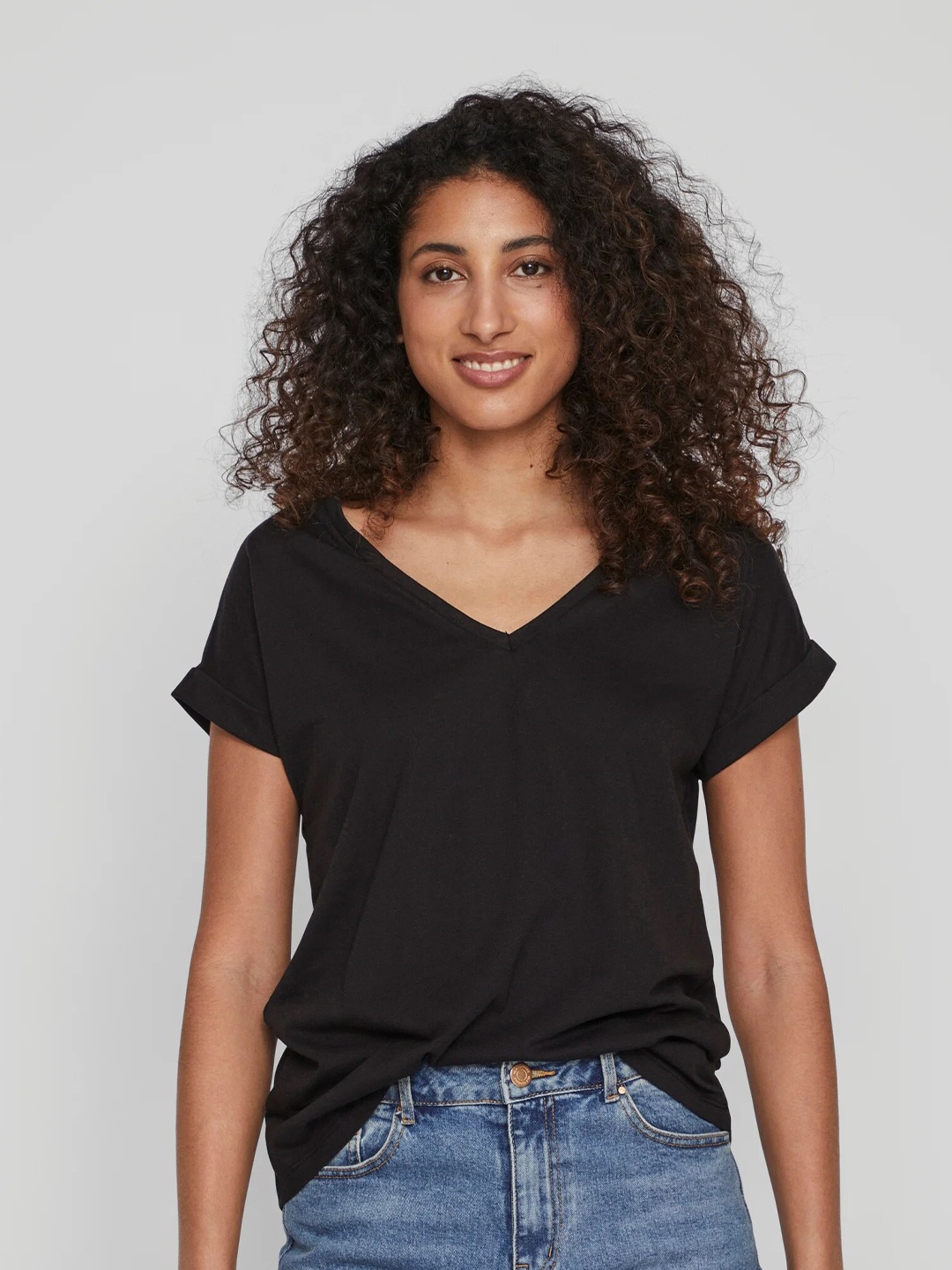 COLOR CAPITAL V-Neck Extended Sleeved Top, Black