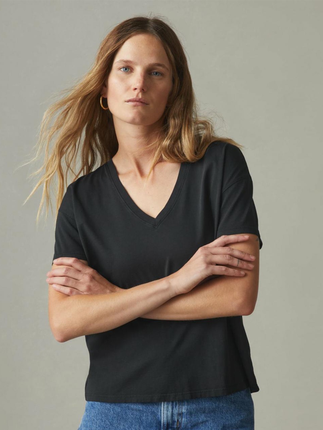 

COLOR CAPITAL V-Neck Relaxed Fit Casual T-shirt, Black