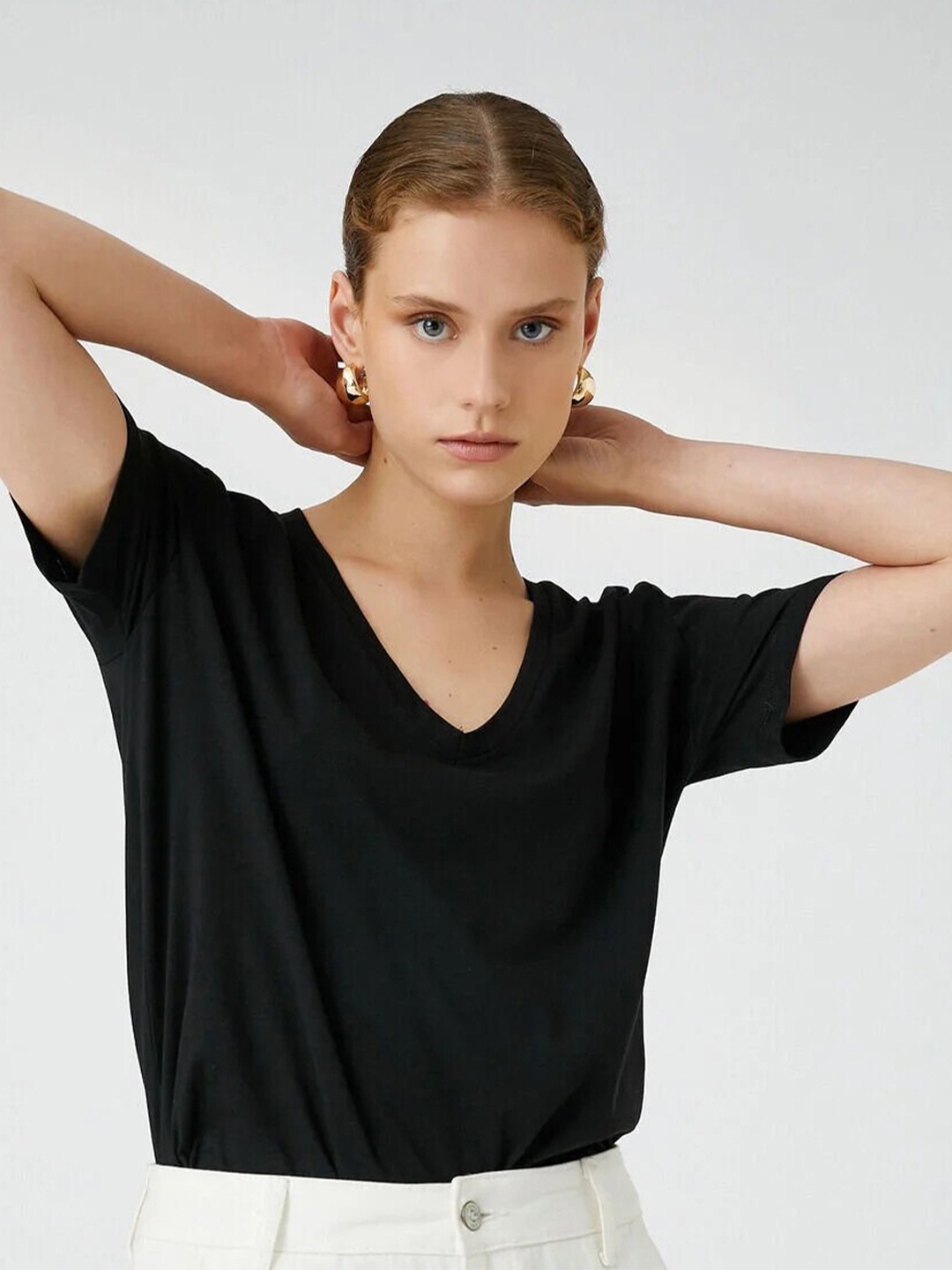 

COLOR CAPITAL Pack Of 2 V-Neck Short Sleeves T-shirts, Black