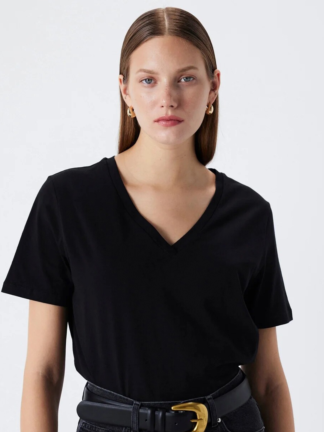 

COLOR CAPITAL V Neck Short Sleeves Relaxed Top, Black
