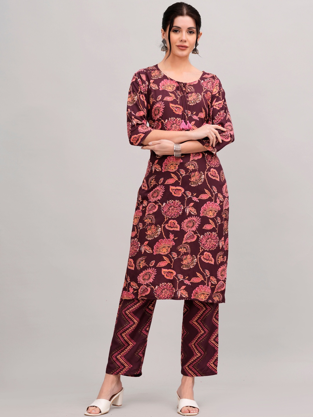 

KALINI Floral Printed Straight Kurta with Trousers, Maroon