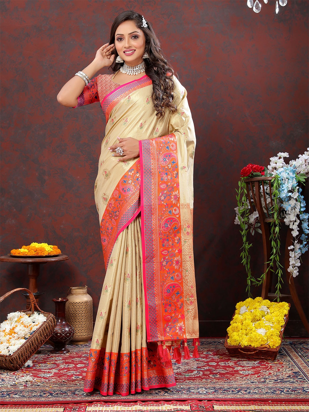 

YAVIRA SILK Ethnic Motifs Woven Design Zari Art Silk Designer Kanjeevaram Saree, Cream