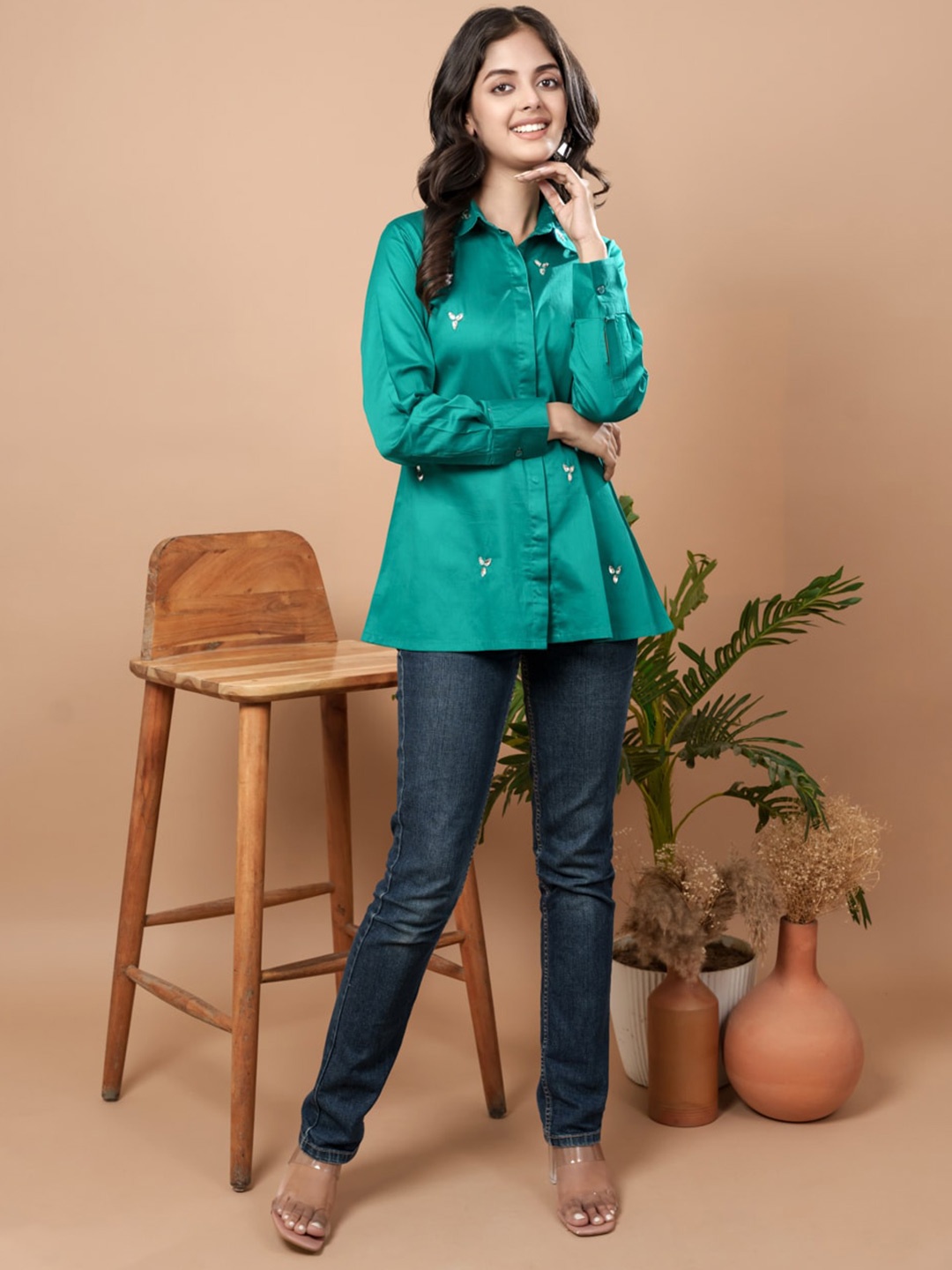 

WEAVLLITE Floral Embellished Spread Collar Semiformal Cotton Shirt, Green
