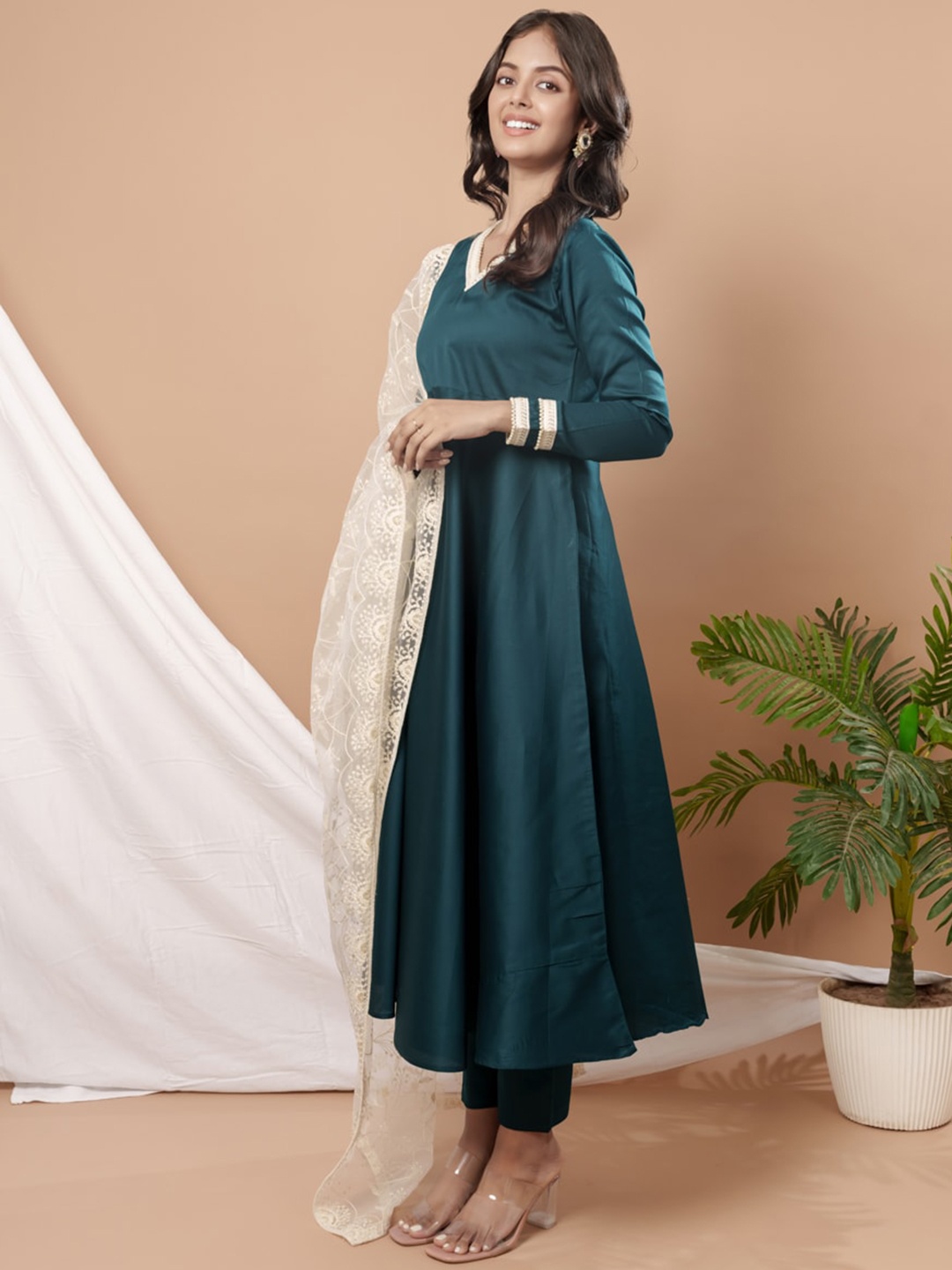 

WEAVLLITE Beads and Stones Yoke Design Pure Cotton Straight Kurta with Trouser & Dupatta, Blue