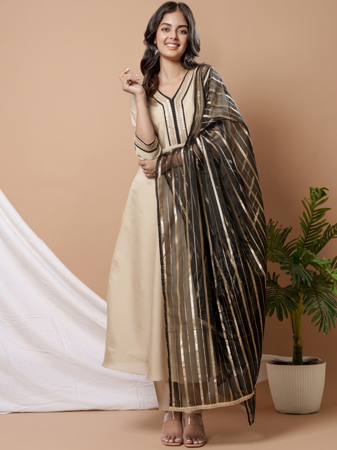 

WEAVLLITE Ethnic Motifs Yoke Design Regular Gotta Patti Kurta with Trousers & Dupatta, Cream