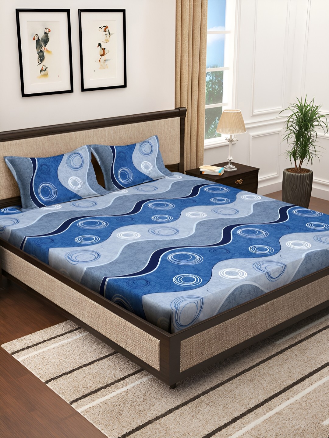 

KLOTTHE Blue & White Abstract Printed King Bedsheet & 2 Pillow Covers