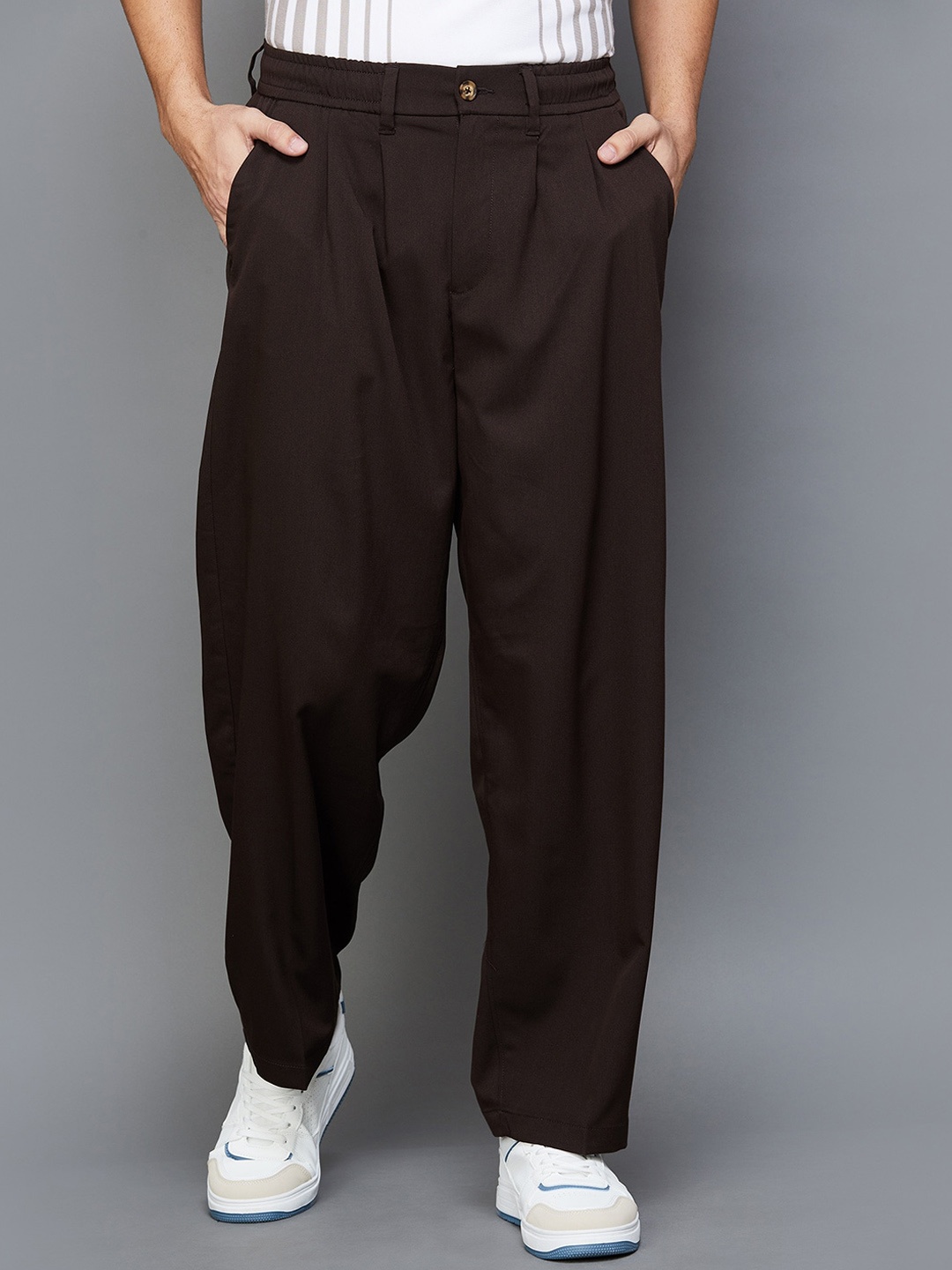 

Bossini Men Straight Fit Pleated Trousers, Brown