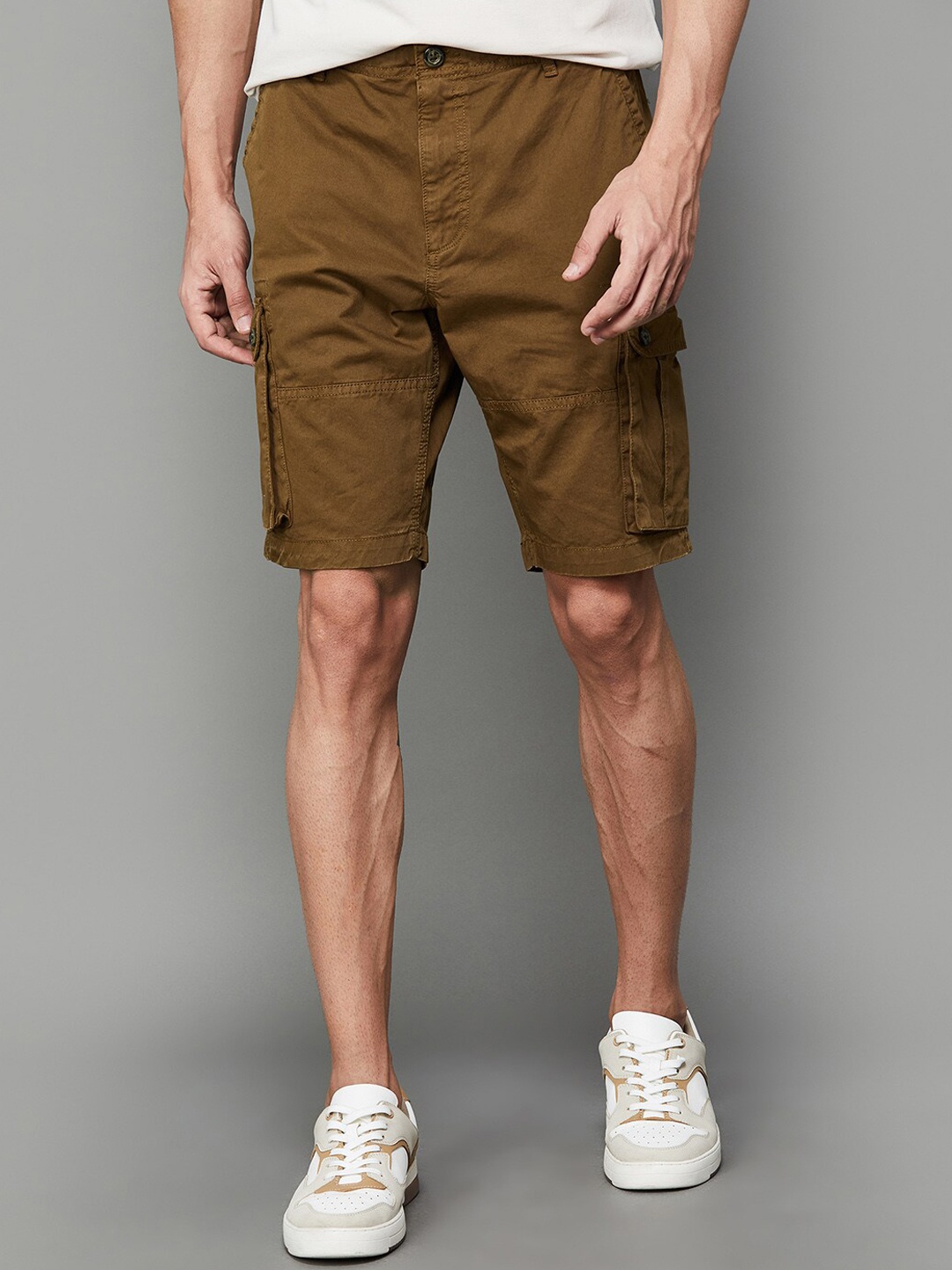 

Fame Forever by Lifestyle Men Mid-Rise Cotton Cargo Shorts, Brown