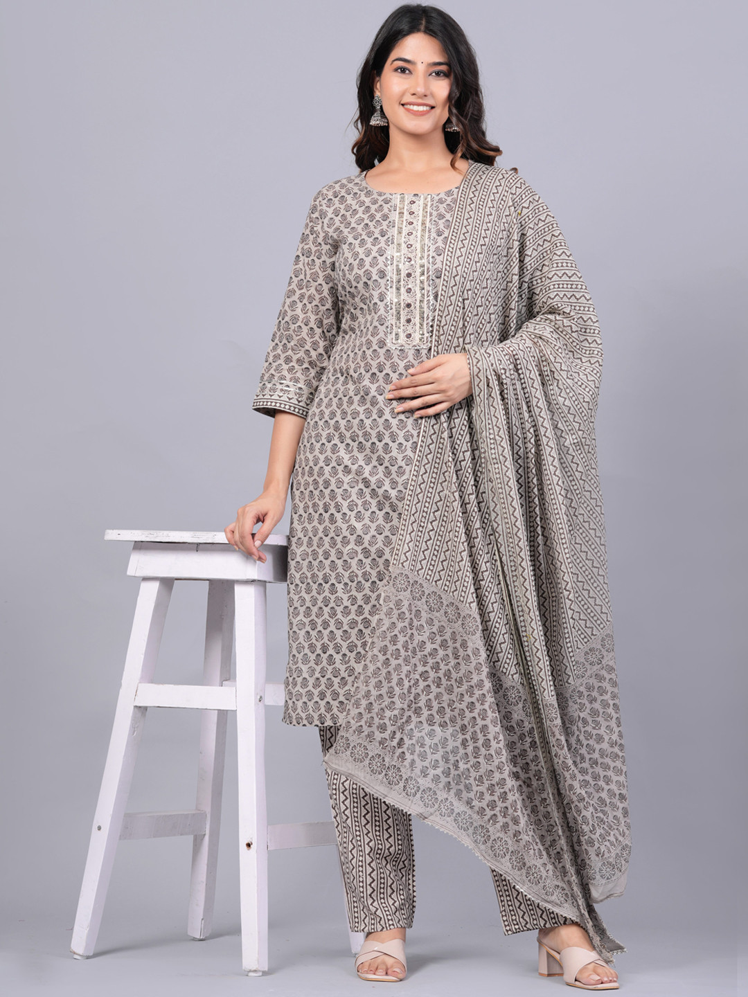 

KALINI Floral Printed Gotta Patti Straight Kurta & Trousers With Dupatta, Grey