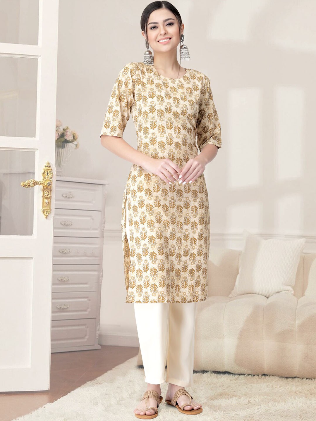 

7Threads Women Ethnic Motifs Printed Regular Straight Kurta with Trousers, Gold