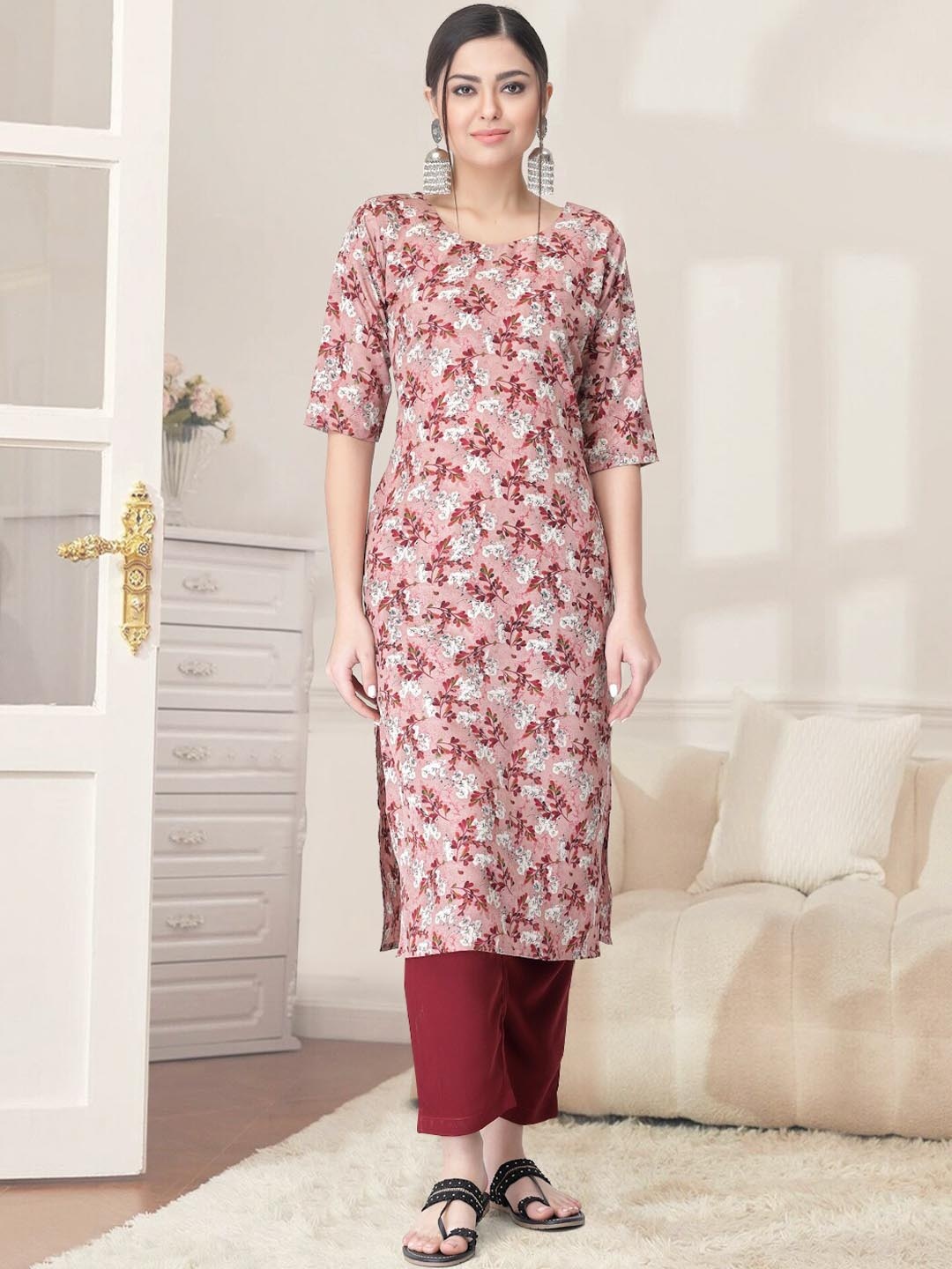 

7Threads Floral Printed Round Neck Straight Kurta With Trousers, Pink