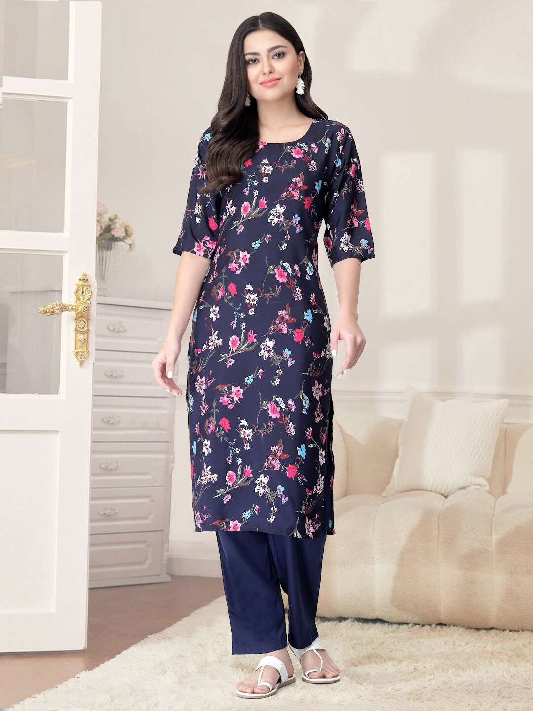 

7Threads Floral Printed Round Neck Regular Kurta with Trousers, Purple