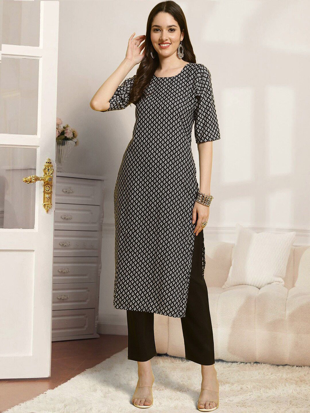 

7Threads Ethnic Motifs Printed Round Neck Regular Kurta with Trousers, Black