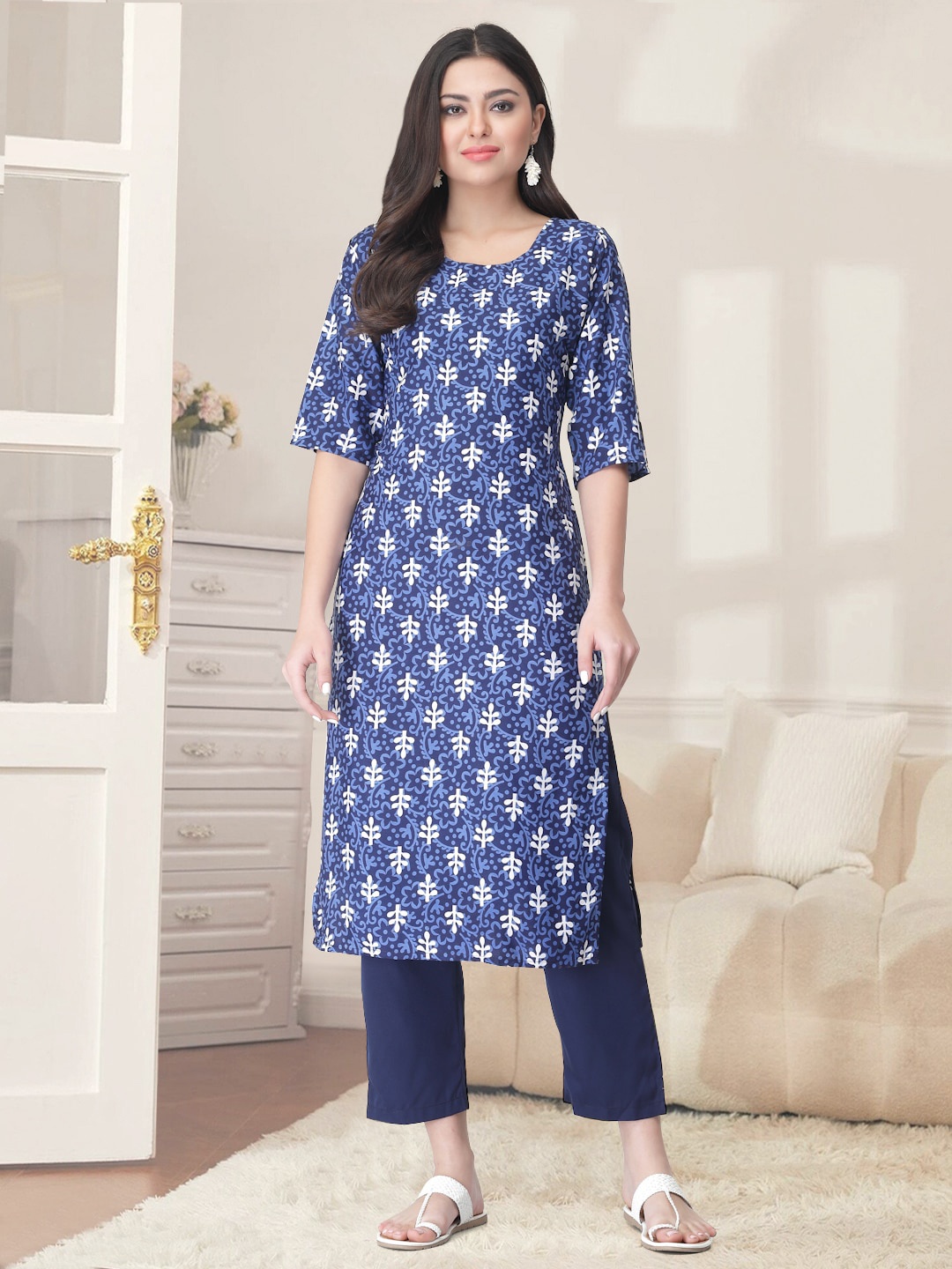 

7Threads Bandhani Printed Round Neck Kurta with Trousers, Blue