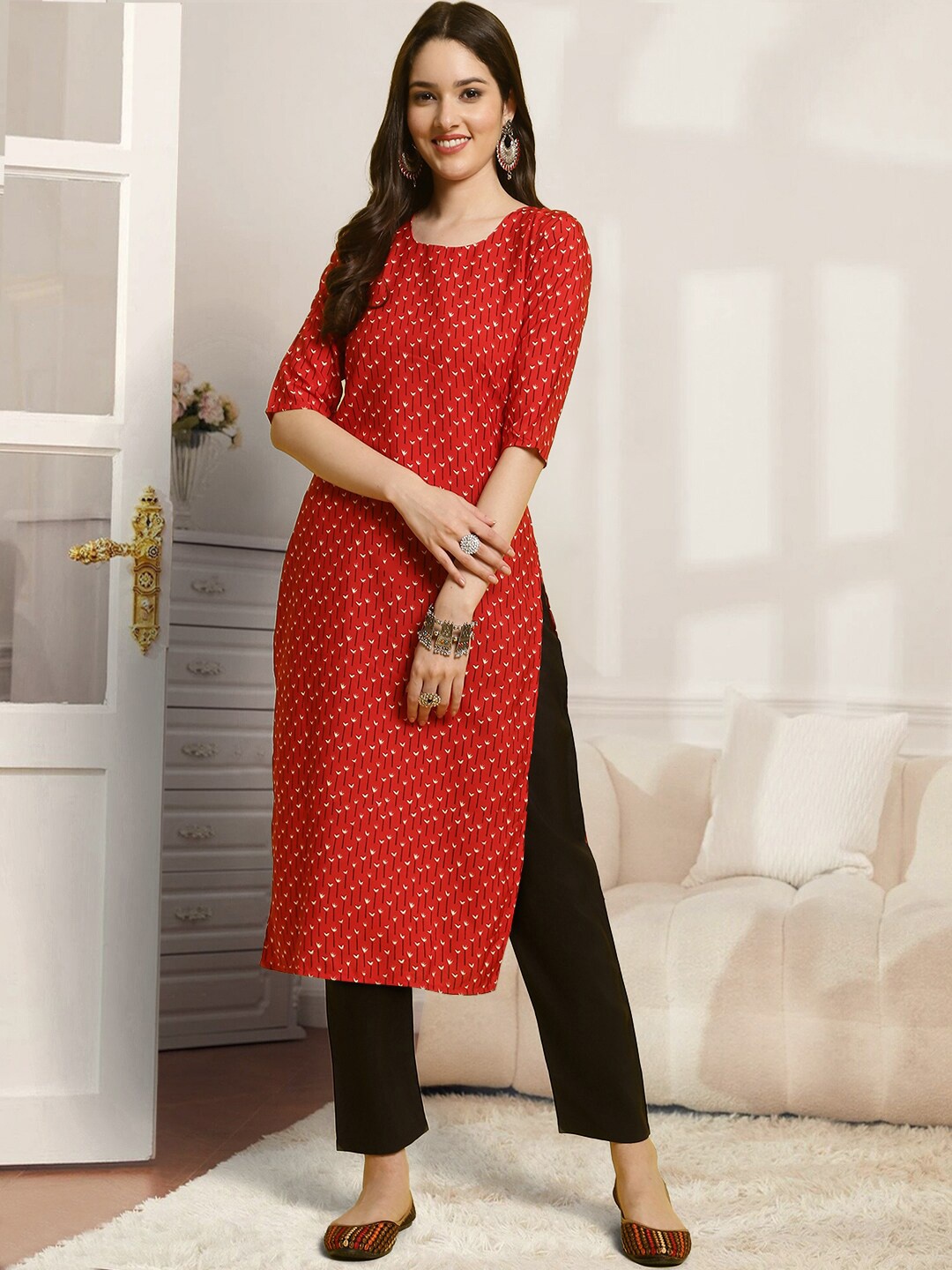 

7Threads Floral Printed Straight Kurta with Trousers, Red