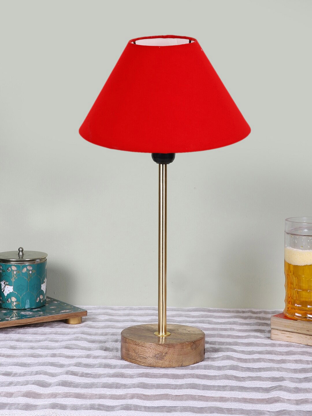 

Devansh Unisex Red & Brown Textured Frustum Wooden Contemporary Table Lamp