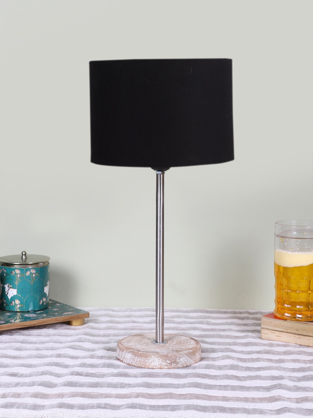

Devansh Black Wooden Cylinderical Table Lamps