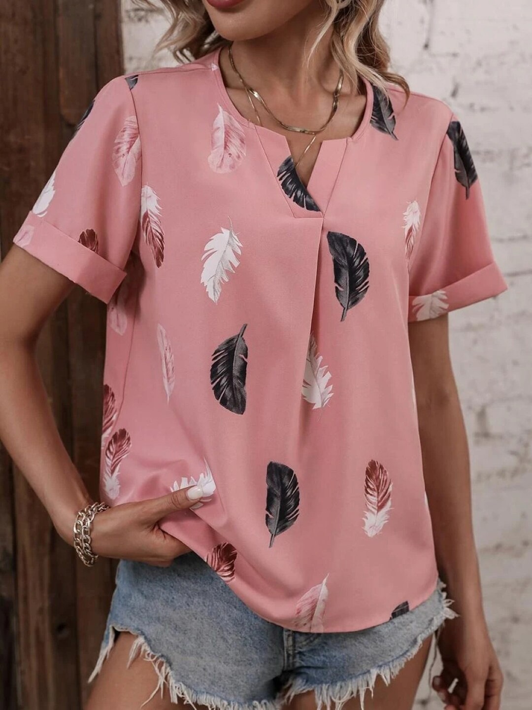 

Stylecast X KPOP Printed V-Neck Short Sleeves Top, Pink