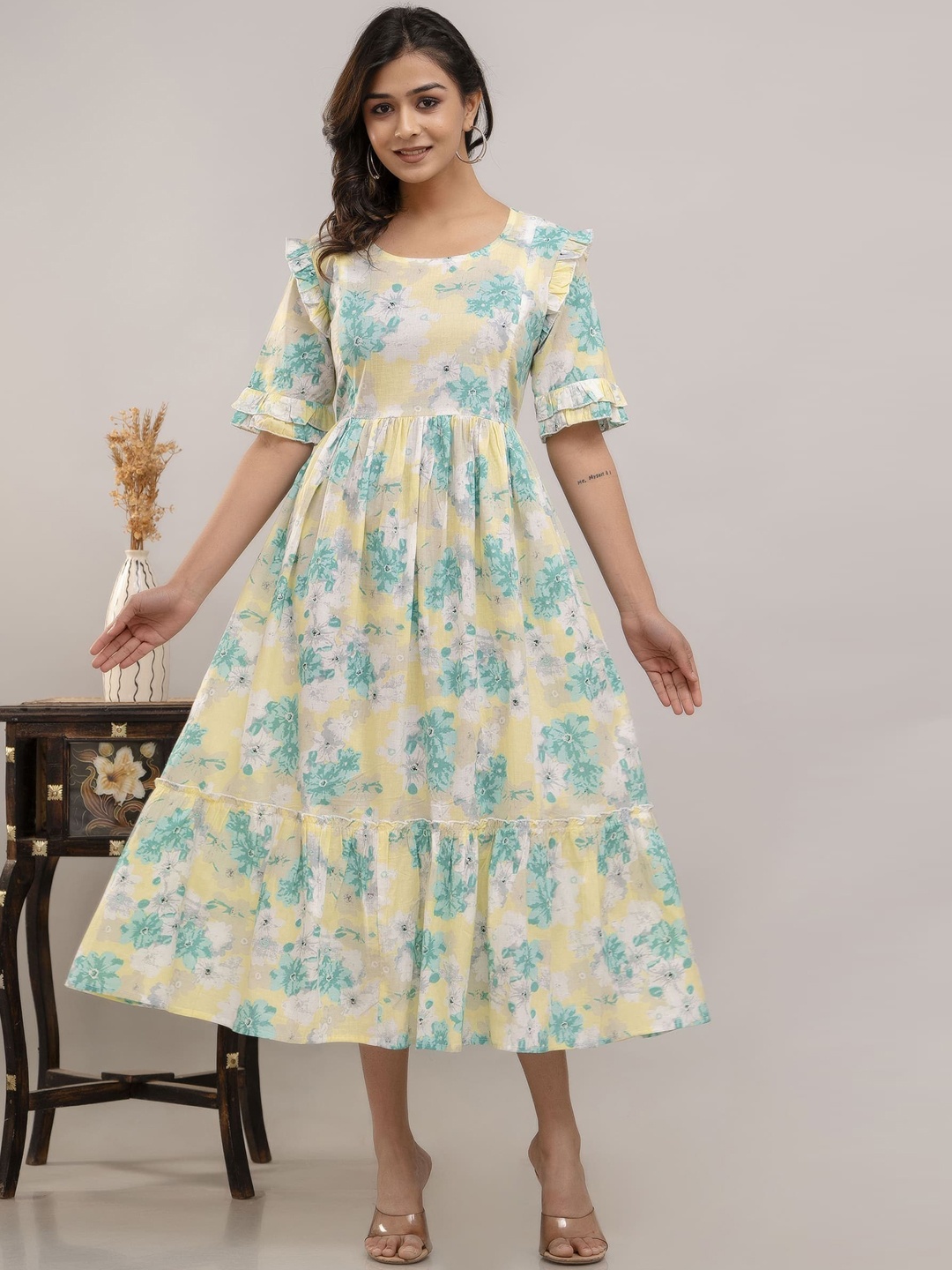 

Henal Floral Printed Flared Sleeves Maternity Anarkali Kurta, Yellow
