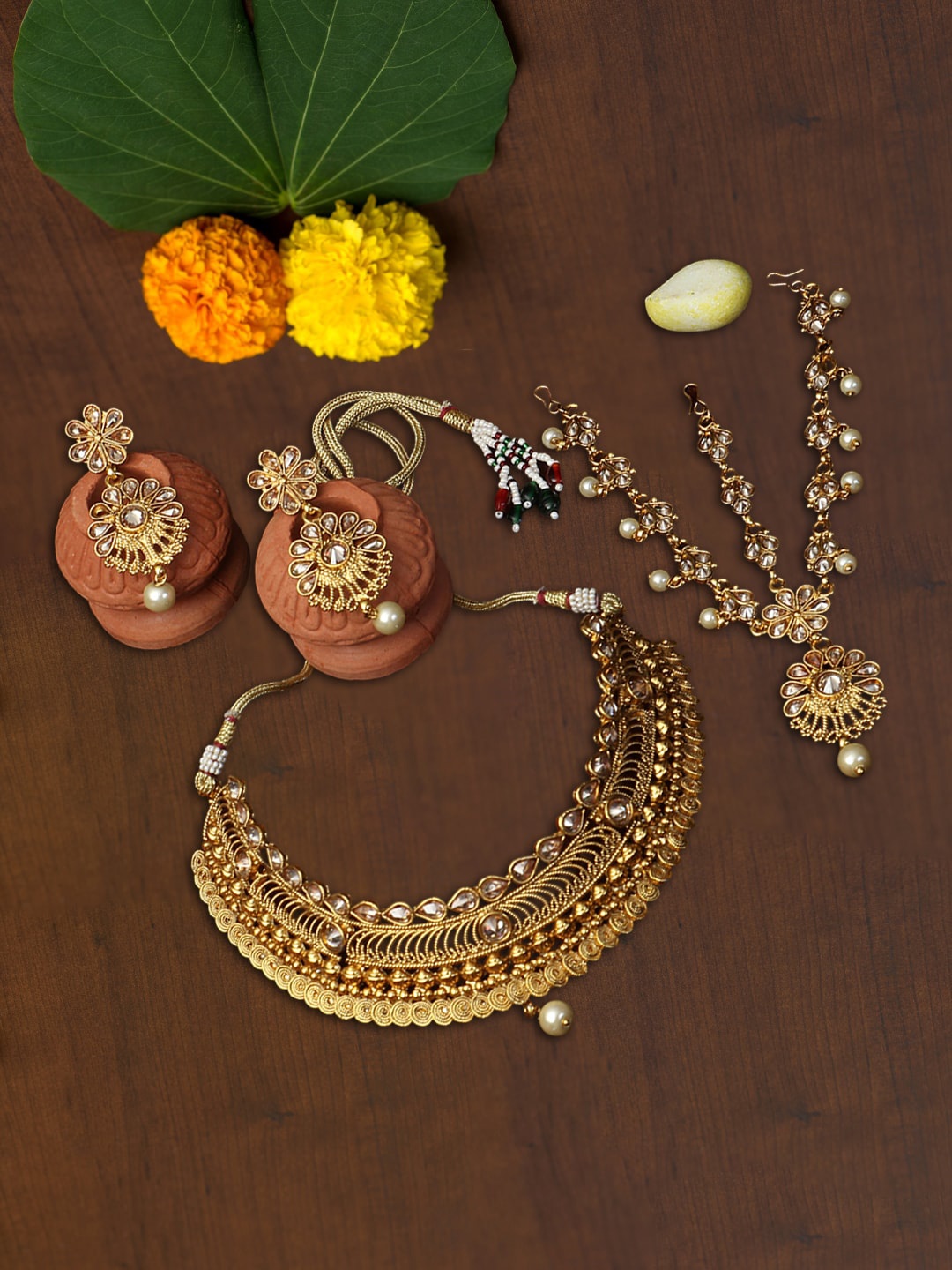 

Anouk Gold-Toned 24 KT Gold-Plated Stone-Studded Jewellery Set